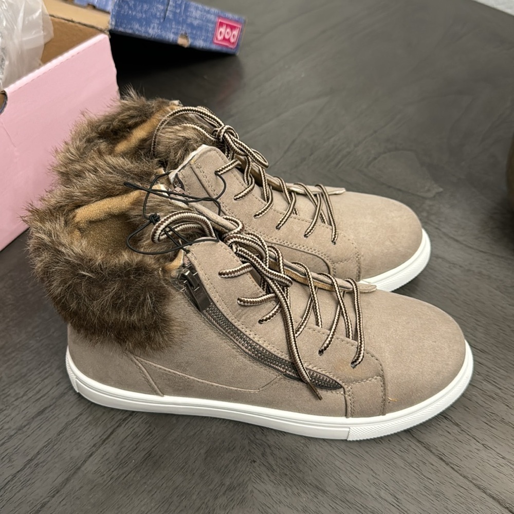 POP Impressive Women's Flat Heel Lace Up Taupe Multi Boots